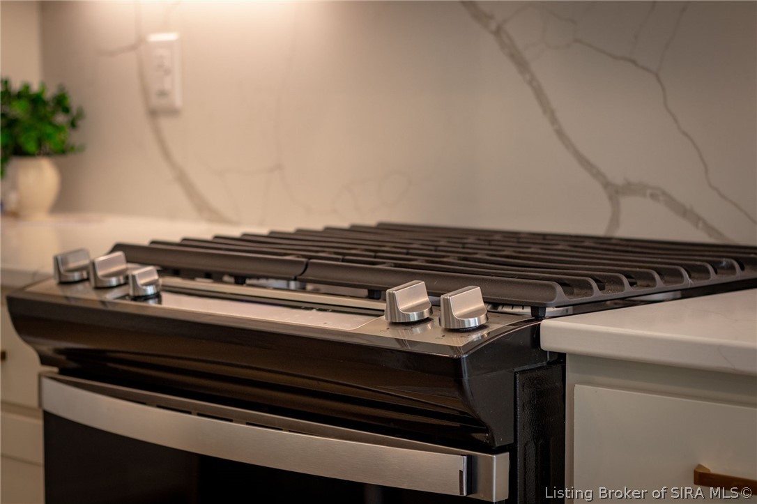 3501 Linnert Way New Albany, IN 47150 - Photo 57 of 77 Gas stove