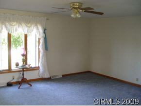 4537 South Old St Road Wabash, IN 46992 - Photo 4 of 10 Gallery Image 4
