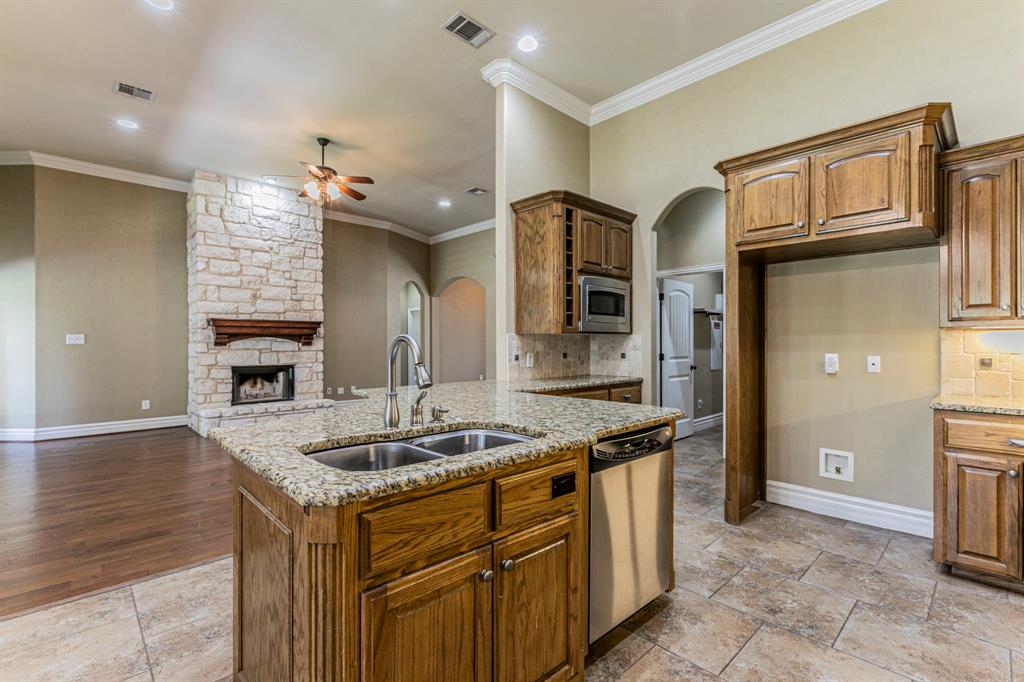 112 Star Ridge Circle Waco, TX 76657 - Photo 3 of 40