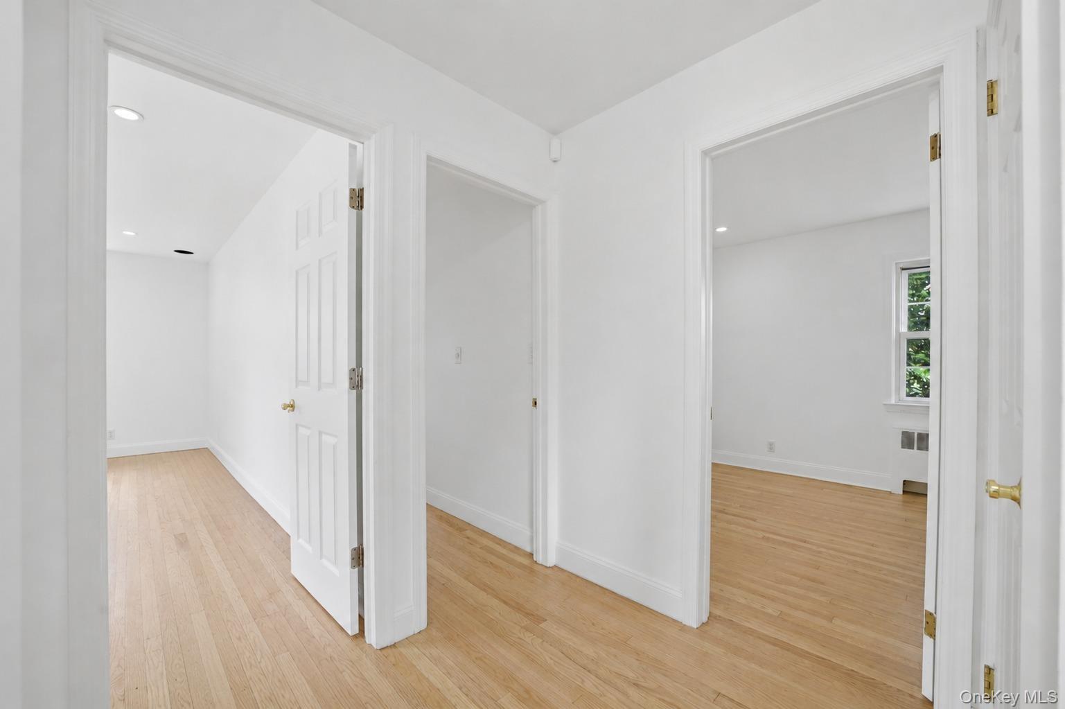 144 Bell Road Scarsdale, NY 10583 - Photo 20 of 49 2nd floor hallway leading to 3 bedrooms and a full bath.