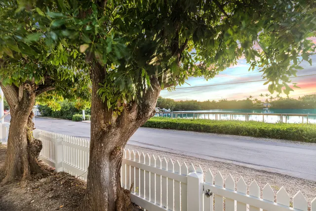 $999,000 | 2801 Fogarty Avenue, Key West, FL 33040