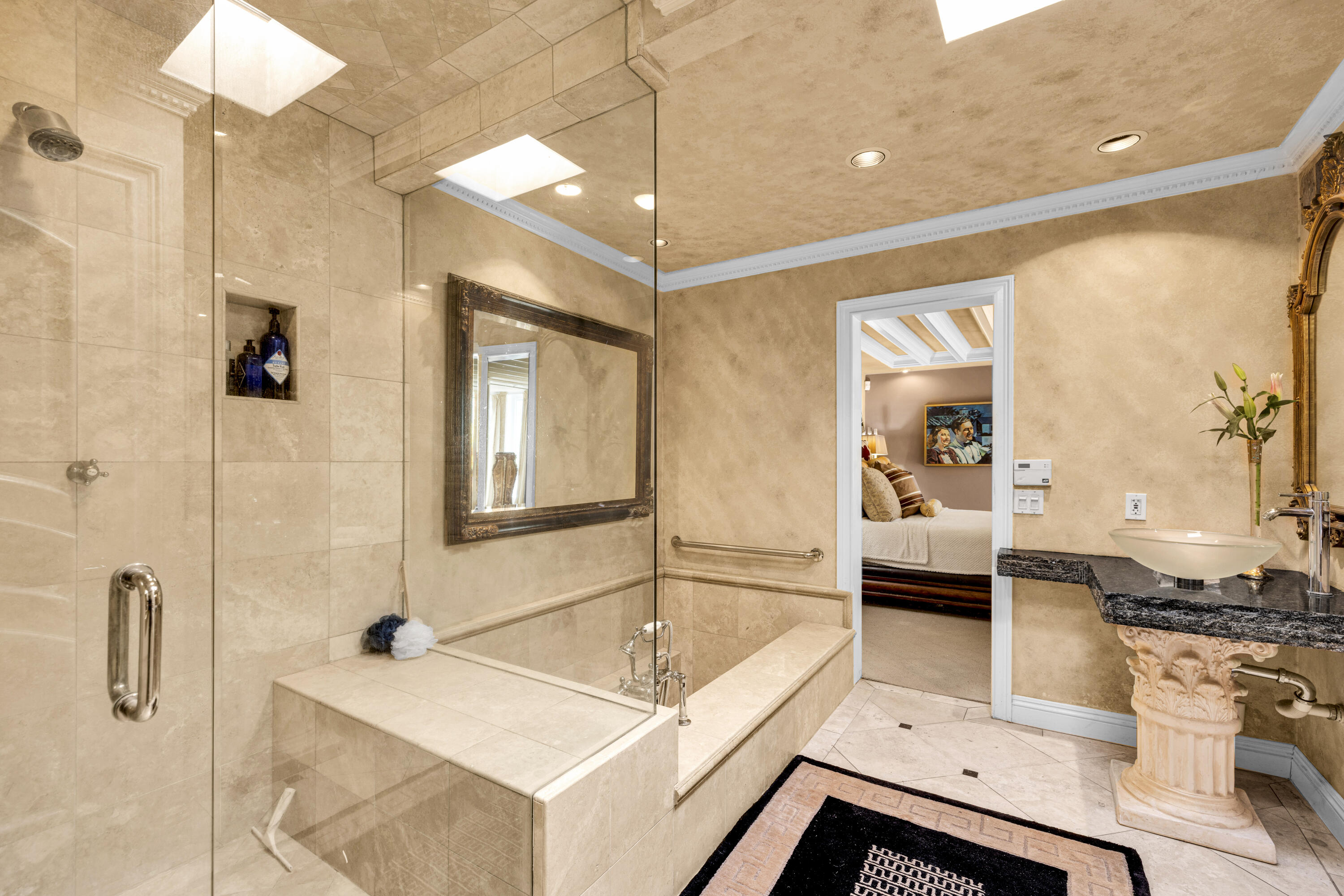 489 East San Jose Road Palm Springs, CA 92264 - Photo 16 of 34 Primary bathroom