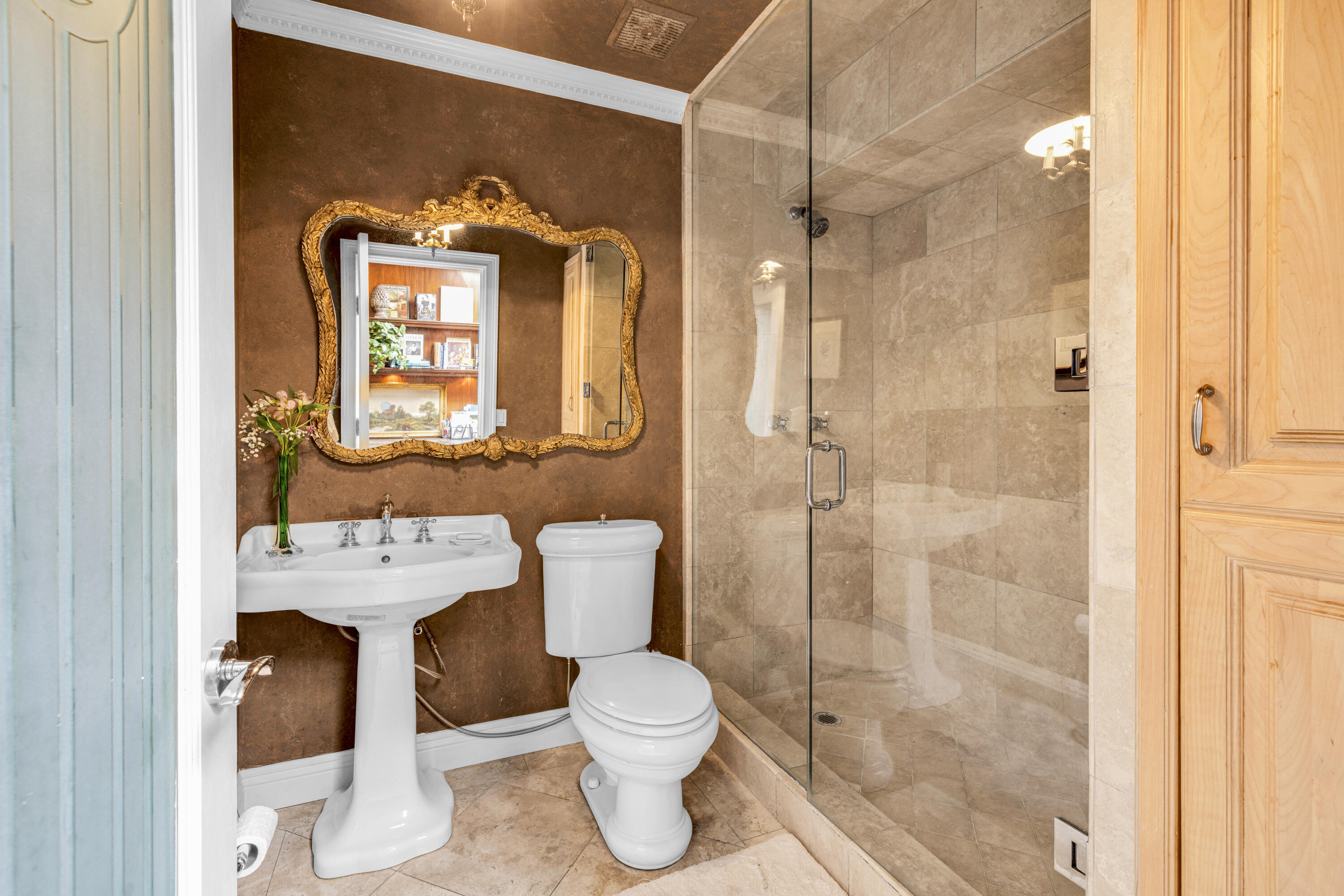 489 East San Jose Road Palm Springs, CA 92264 - Photo 22 of 34 Guest bathroom