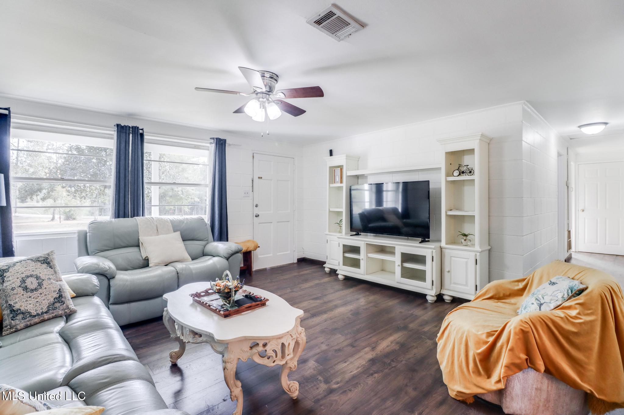 16011 Road 428 Kiln, MS 39556 - Photo 3 of 18 IMG_8583