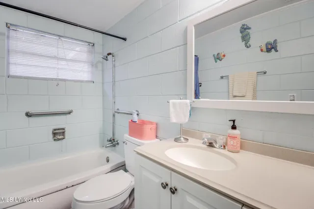 $174,950 | 16011 Road 428, Kiln, MS 39556