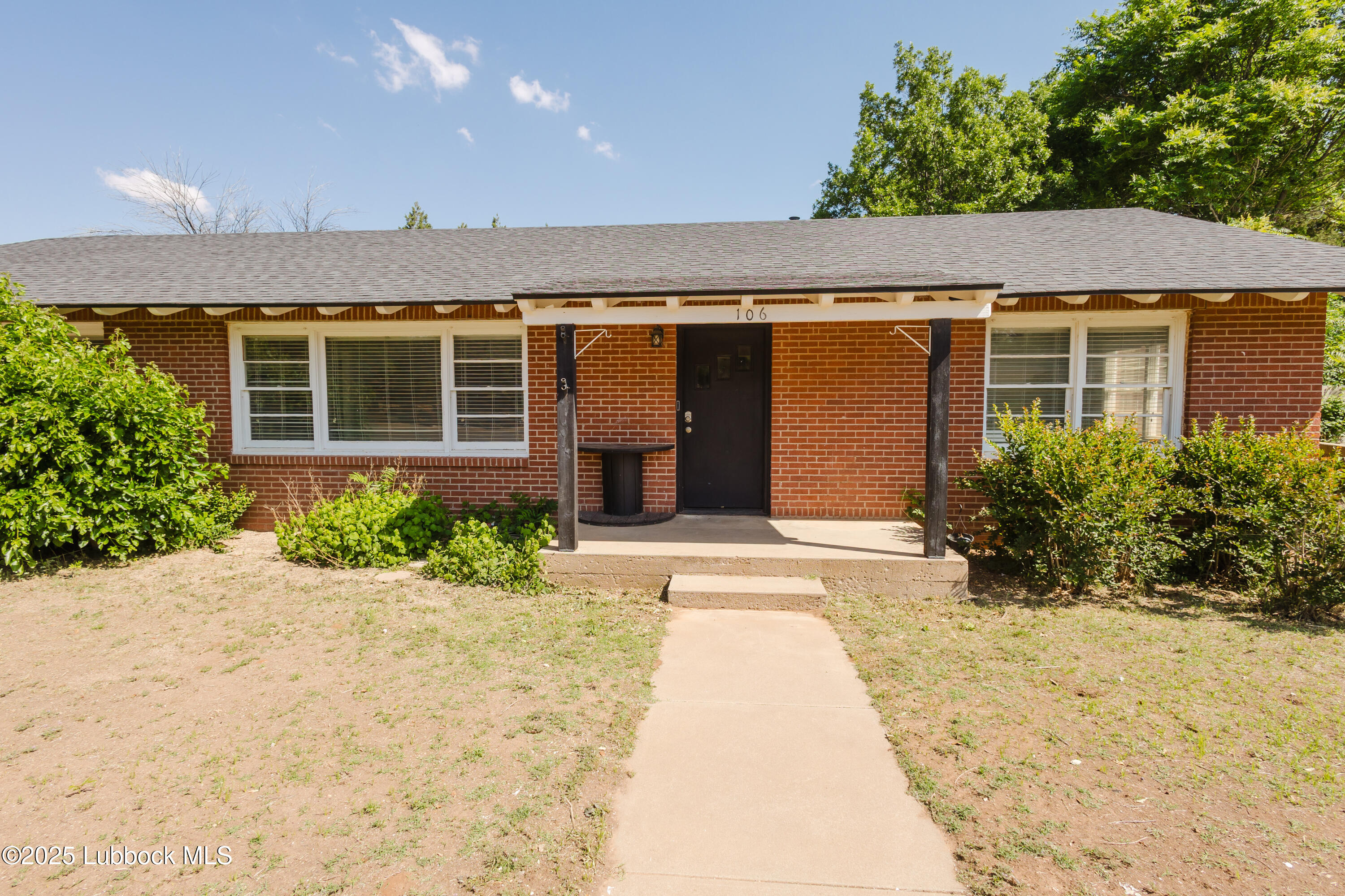 106 Cherry Lane Lamesa, TX 79331 - Photo 4 of 42 106CherryLn-4