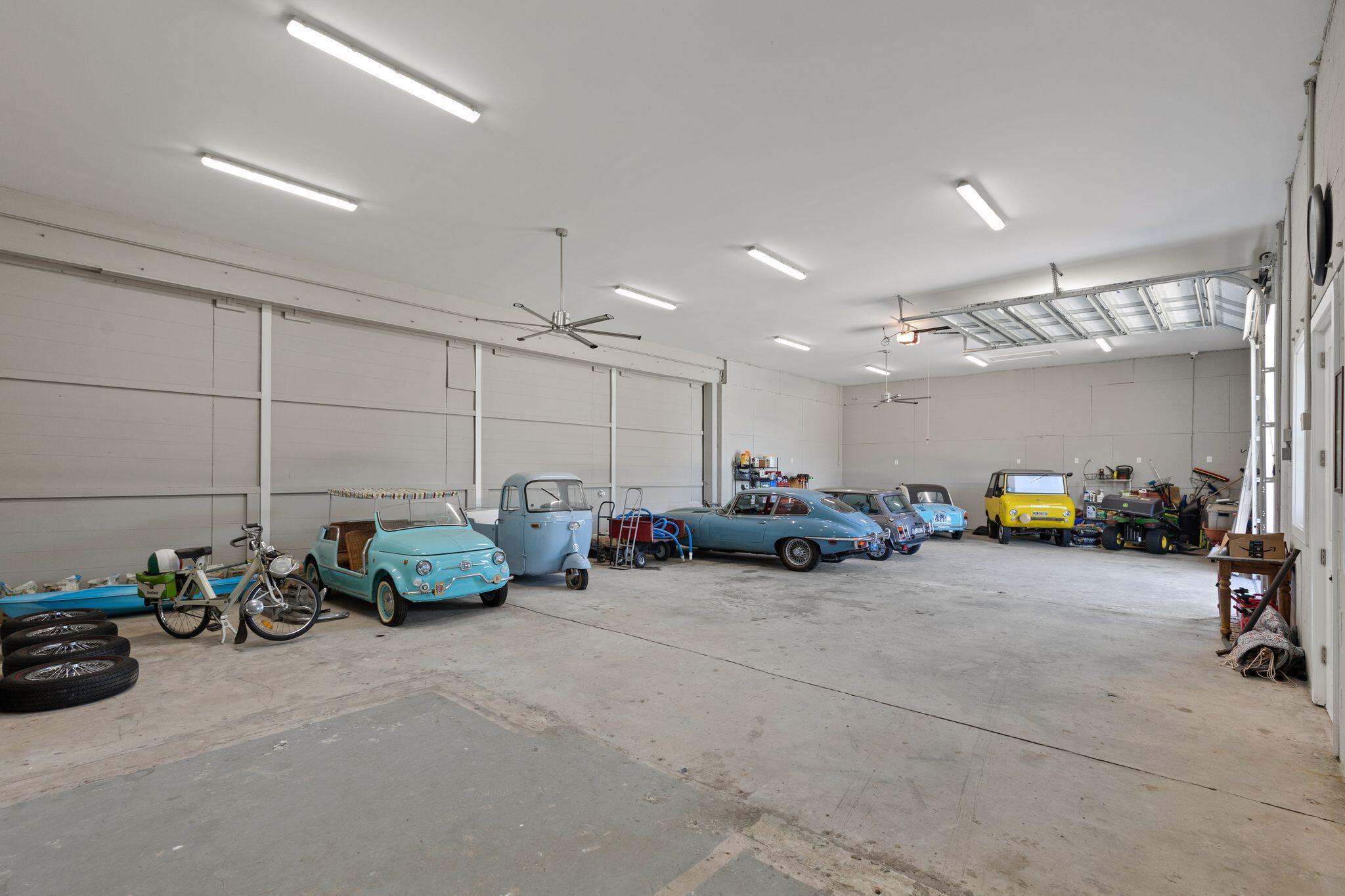 1500 Clubhouse Lane Mount Pleasant, SC 29466 - Photo 66 of 82 Inside of Hangar