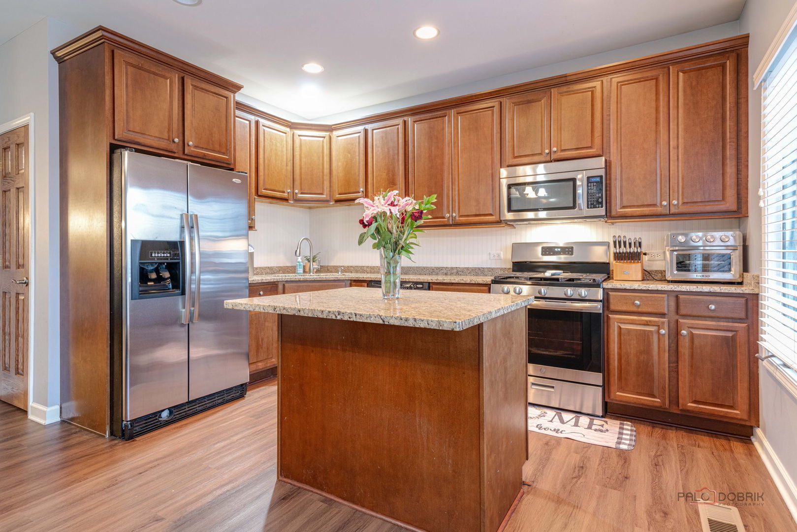 285 Regency Court, Unit B Wauconda, IL 60084 - Photo 3 of 21