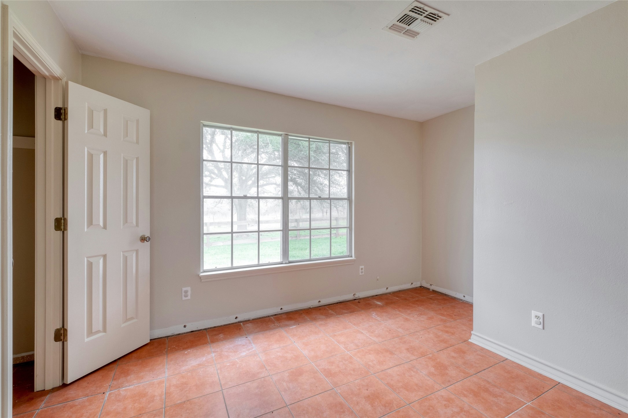 103 Robin Lane Luling, TX 78648 - Photo 23 of 40