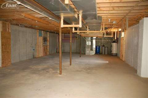 9185 Dean Road Fenton, MI 48430 - Photo 20 of 21 20369314-19.JPG