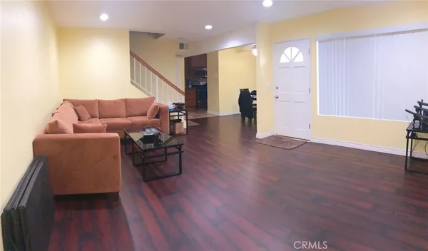 $3,995 | 18526 Mayall Street, Unit I, Northridge, CA 91324
