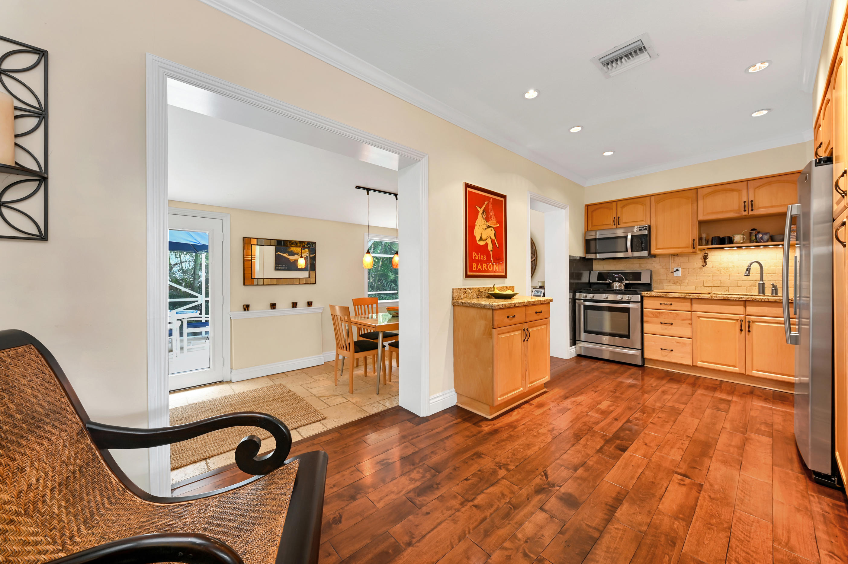 357 Bunker Ranch Road West Palm Beach, FL 33405 - Photo 5 of 20 05