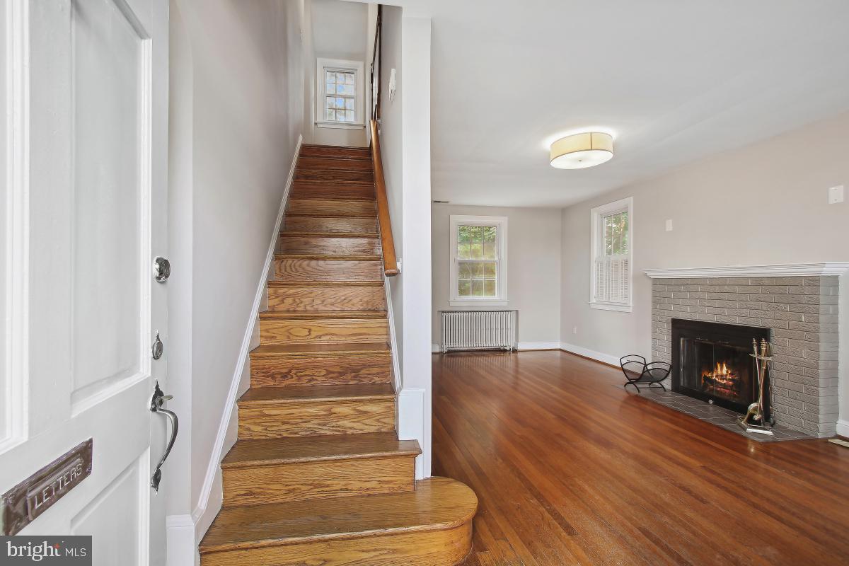 8818 Flower Avenue Silver Spring, MD 20901 - Photo 3 of 45