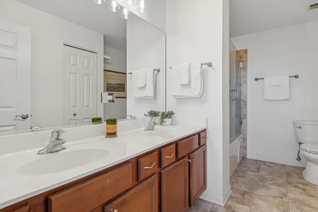 $275,000 | 6420 Double Eagle Drive, Unit 403, Woodridge, IL 60517