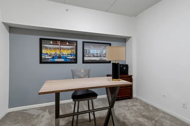 $275,000 | 6420 Double Eagle Drive, Unit 403, Woodridge, IL 60517