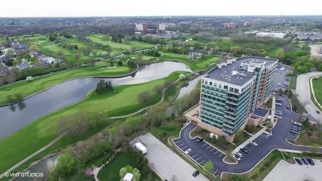 $275,000 | 6420 Double Eagle Drive, Unit 403, Woodridge, IL 60517