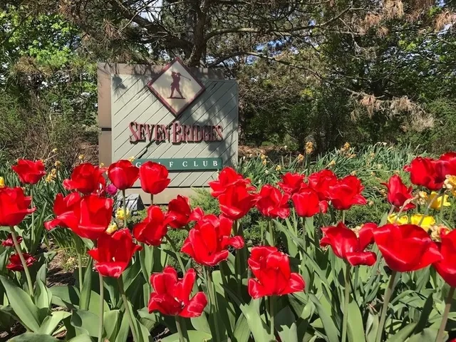 $275,000 | 6420 Double Eagle Drive, Unit 403, Woodridge, IL 60517