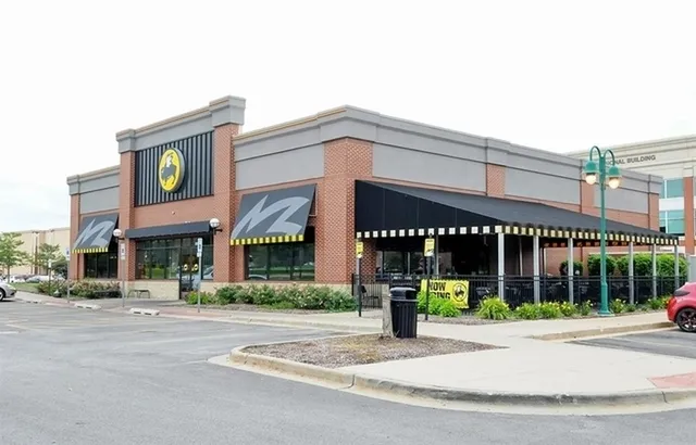 $275,000 | 6420 Double Eagle Drive, Unit 403, Woodridge, IL 60517