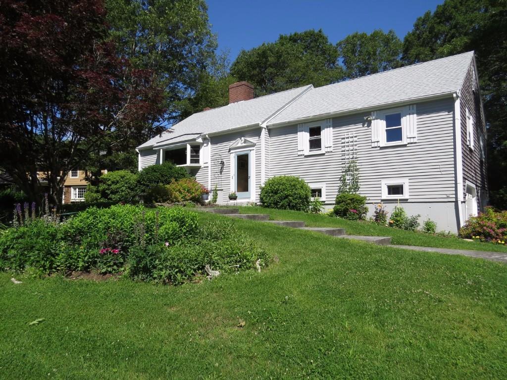 19 Hunts Point Road Cape Elizabeth, ME 04107 - Photo 2 of 34 Photo