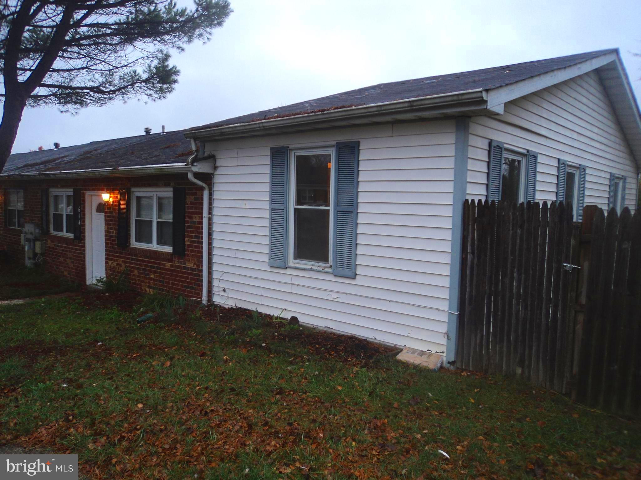 614 Green Tree Lane Bear, DE 19701 - Photo 2 of 10