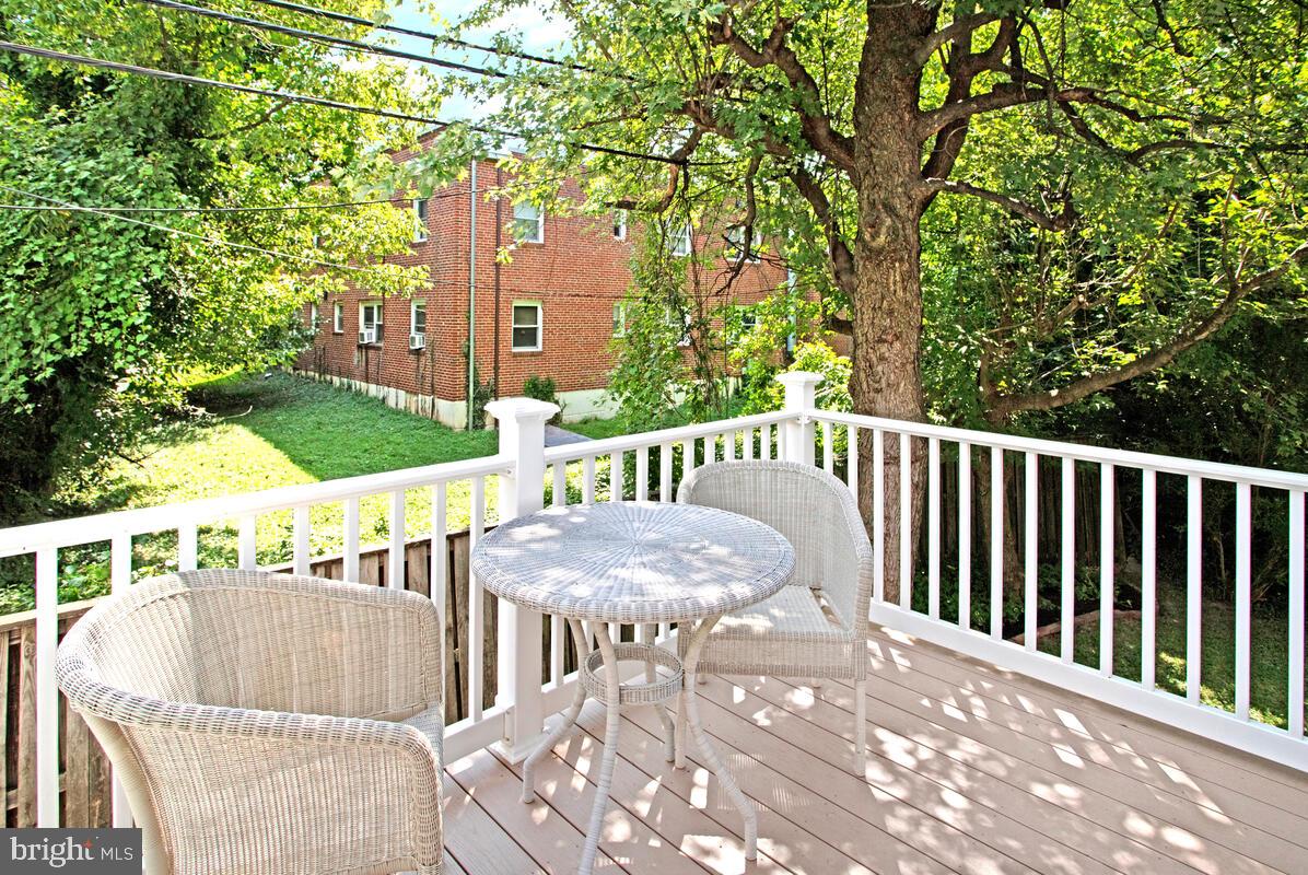 409 Woodford Road Baltimore, MD 21212 - Photo 23 of 49 Composite deck with easy care railings
