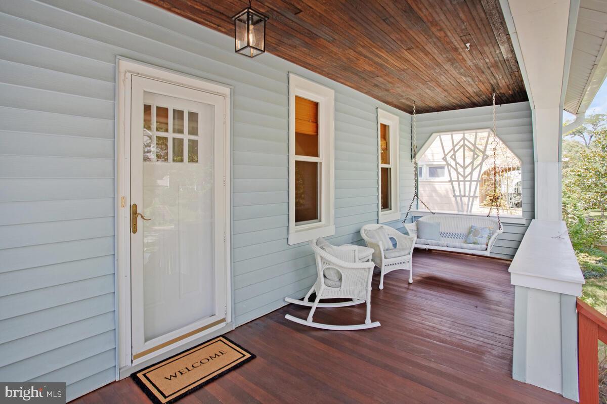 409 Woodford Road Baltimore, MD 21212 - Photo 5 of 49 Amazing front deck