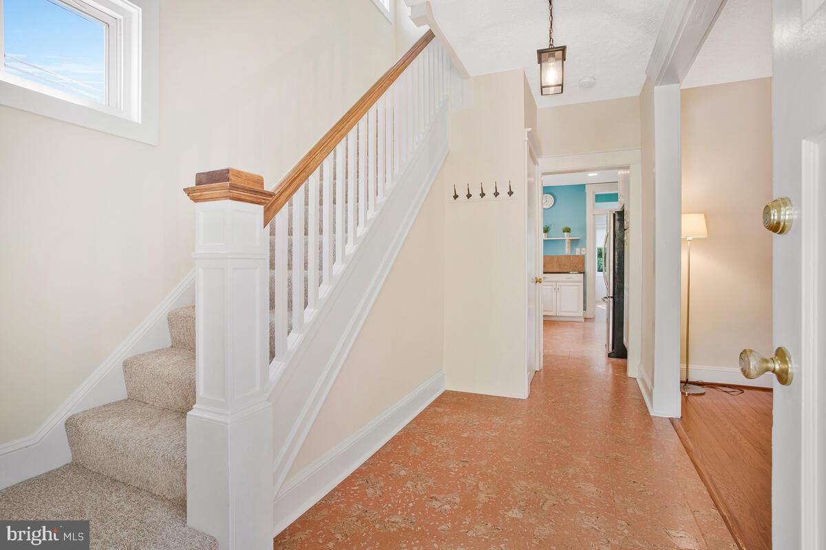 409 Woodford Road Baltimore, MD 21212 - Photo 7 of 49 Foyer