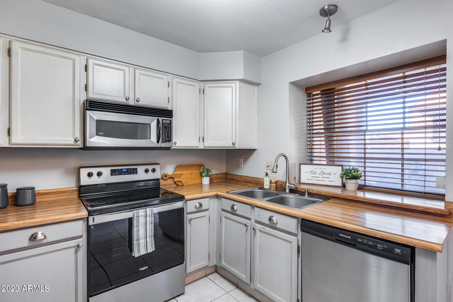 7977 West Wacker Road, Unit 195 Peoria, AZ 85381 - Photo 8 of 26 12