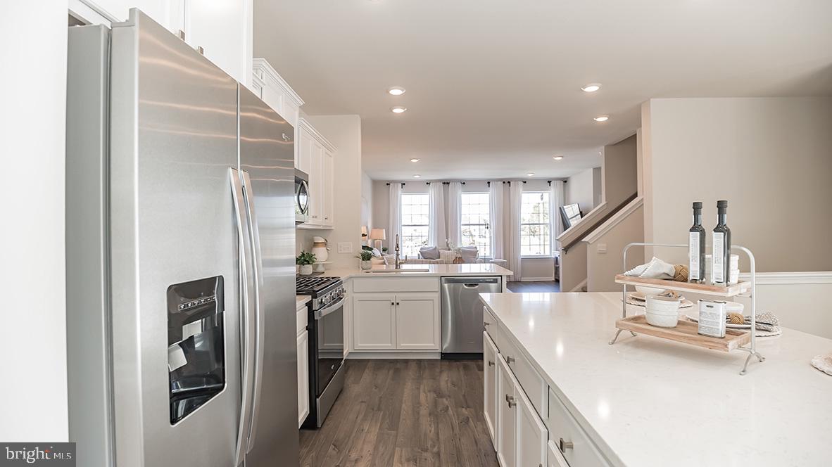 40 Stanton Rd Mount Mount Holly, NJ 08060 - Photo 3 of 30 Gallery Image 3
