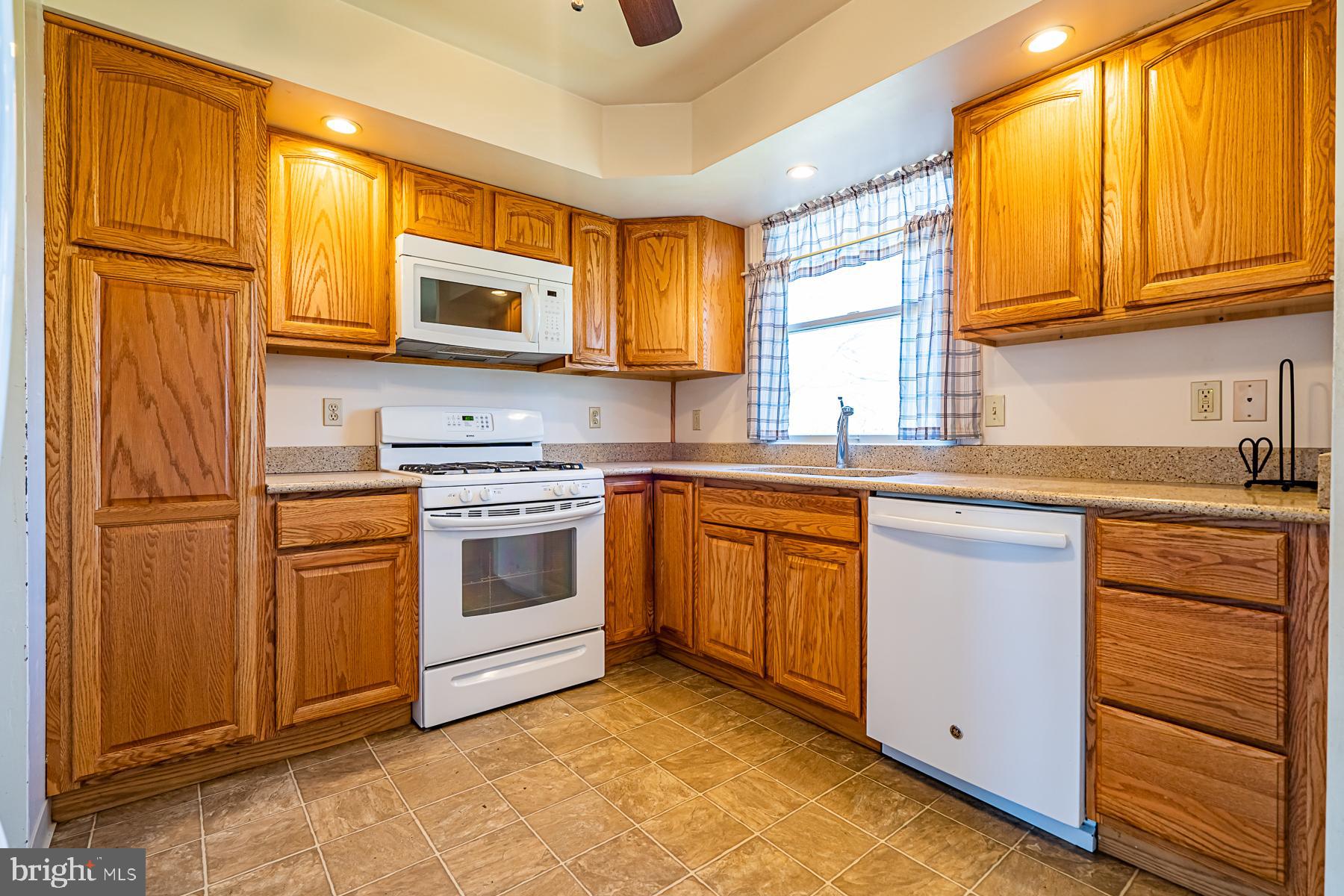1045 Pross Road Lansdale, PA 19446 - Photo 2 of 29 Gallery Image 2