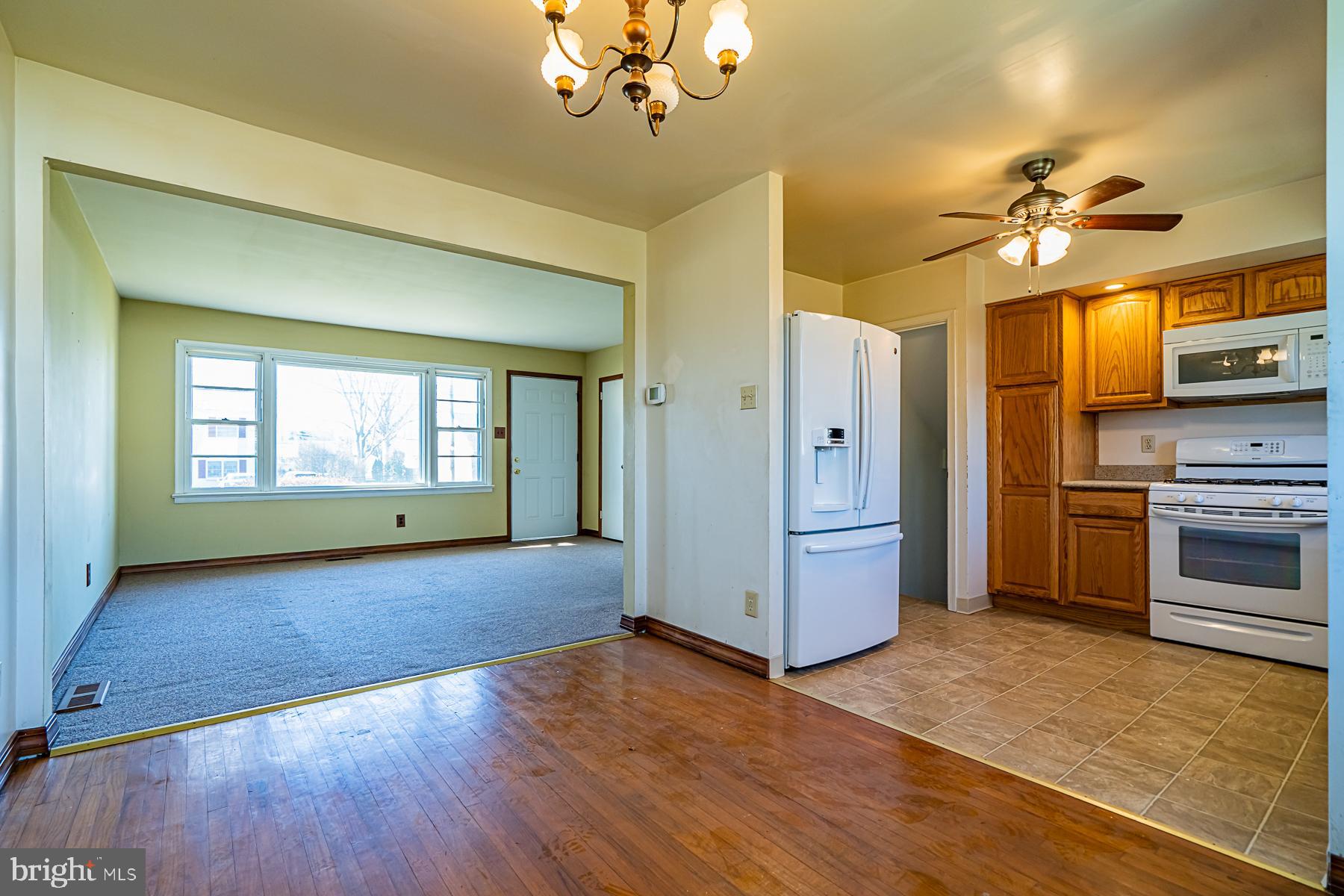 1045 Pross Road Lansdale, PA 19446 - Photo 3 of 29 Gallery Image 3