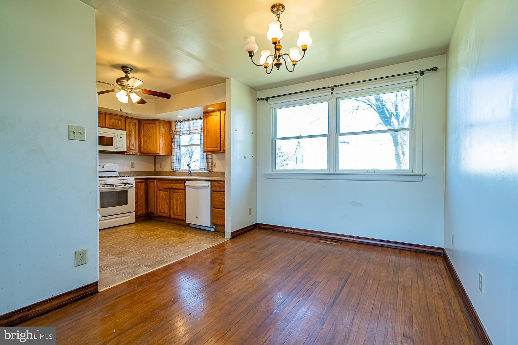 1045 Pross Road Lansdale, PA 19446 - Photo 6 of 29 Gallery Image 6