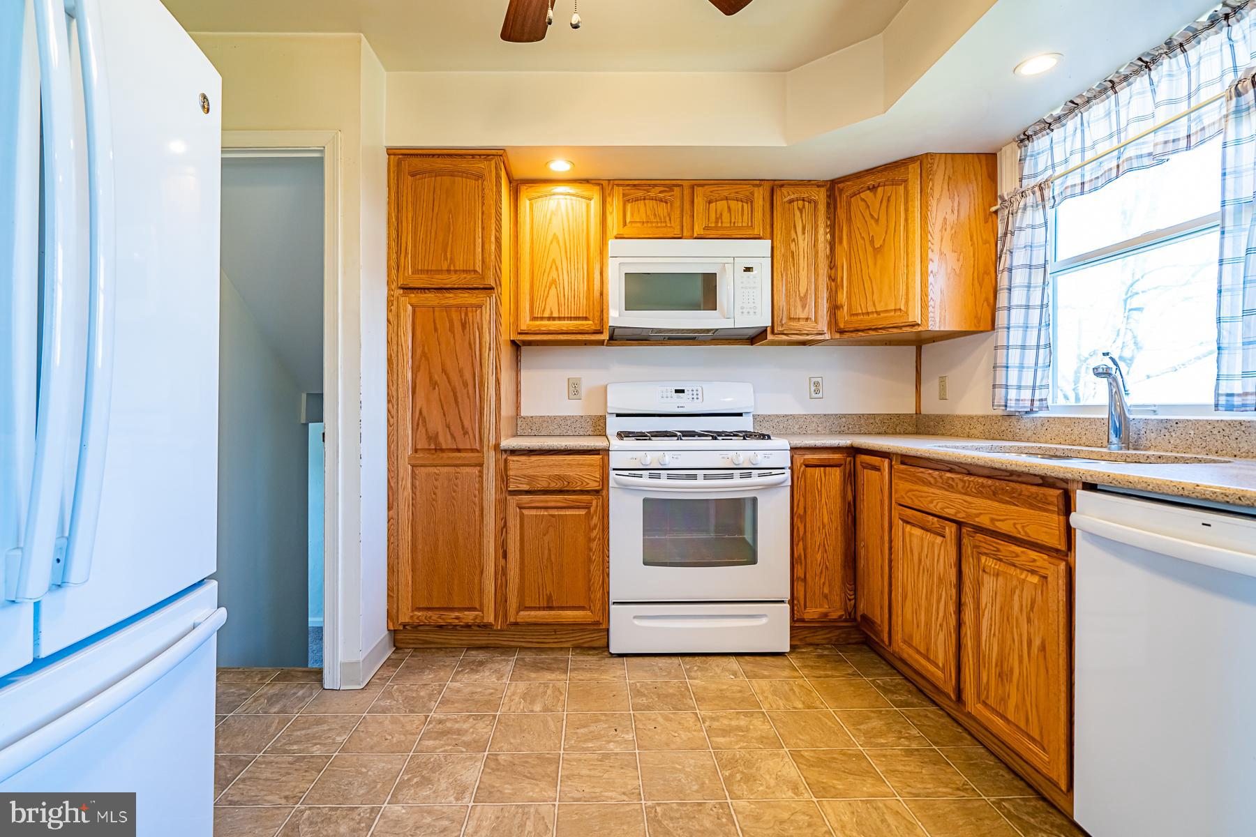 1045 Pross Road Lansdale, PA 19446 - Photo 7 of 29 Gallery Image 7