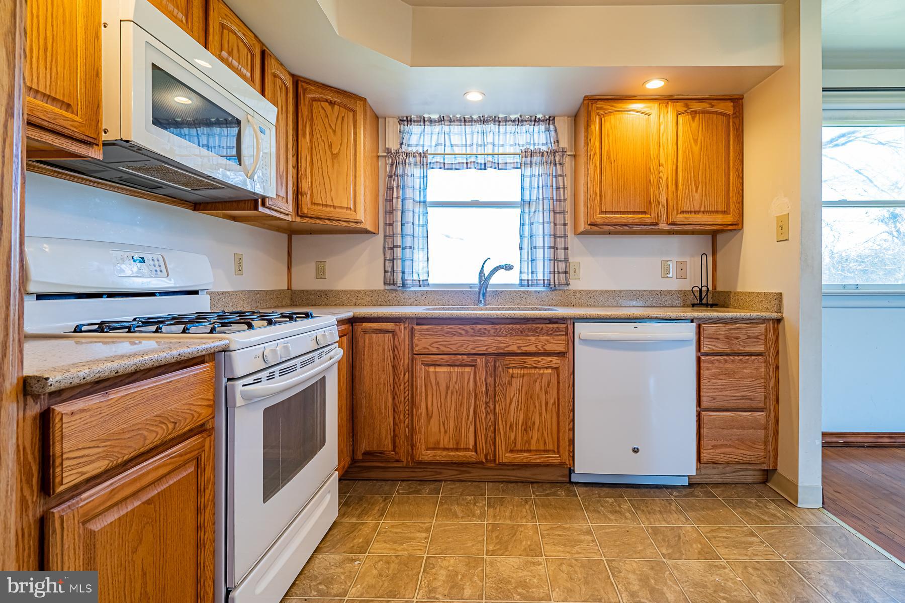 1045 Pross Road Lansdale, PA 19446 - Photo 9 of 29 Gallery Image 9