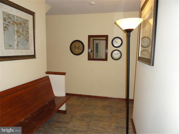 2120 Sterners Road Green Lane, PA 18054 - Photo 8 of 25 Foyer