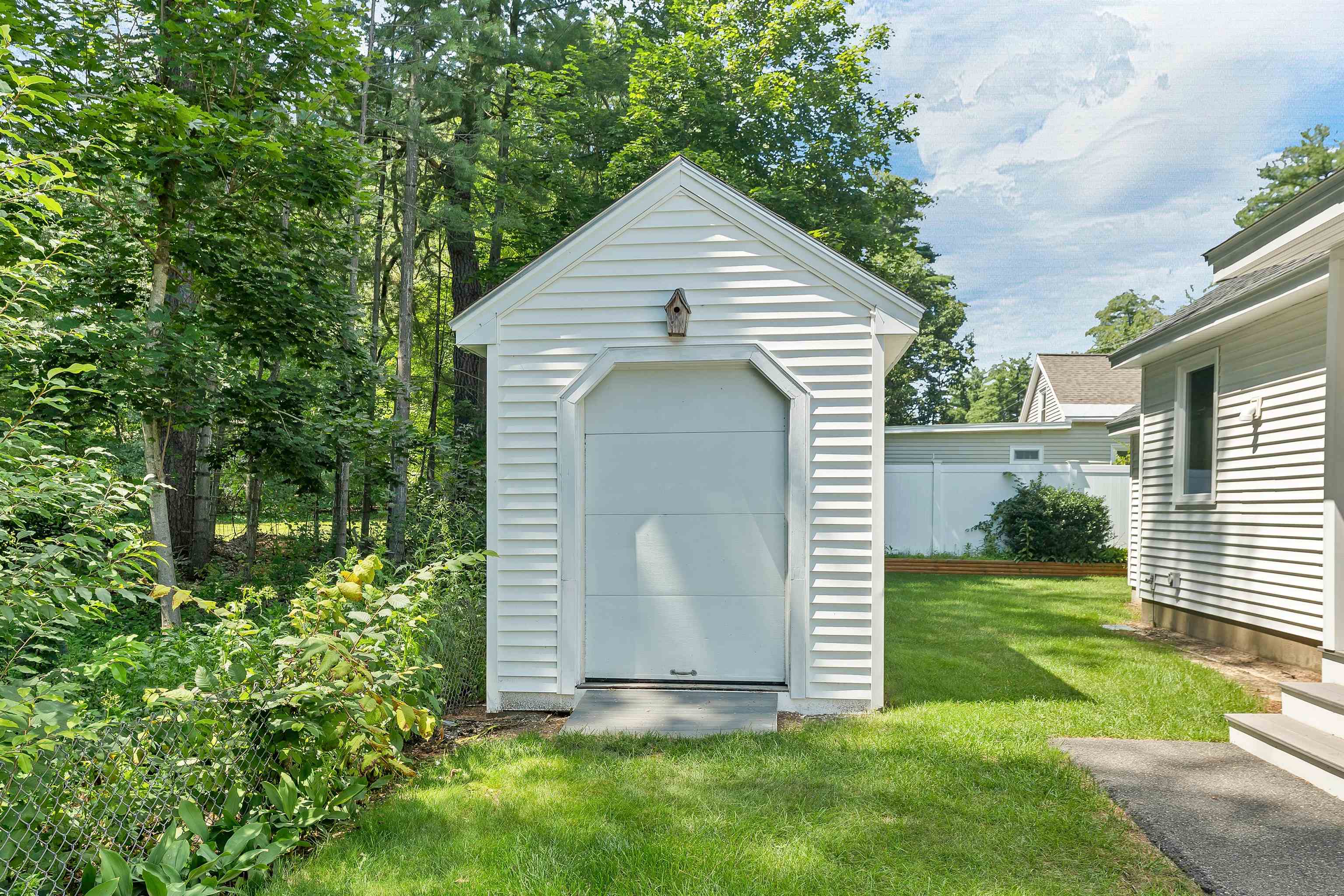 11 Burnham Road Hudson, NH 03051 - Photo 8 of 49 Gallery Image 8