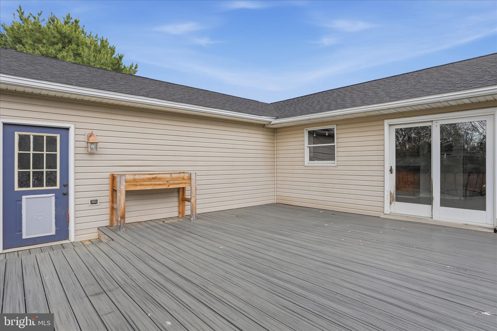 13733 Barnhart Road Clear Spring, MD 21722 - Photo 27 of 32 an empty room with wooden floor and windows