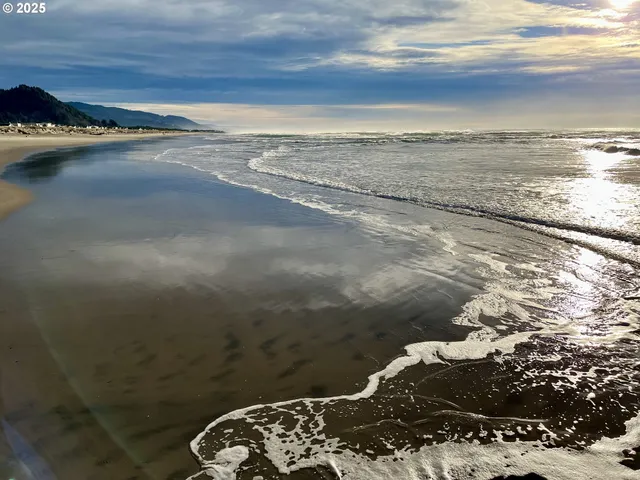 $165,000 | 8 Nedonna Avenue, Rockaway Beach, OR 97136