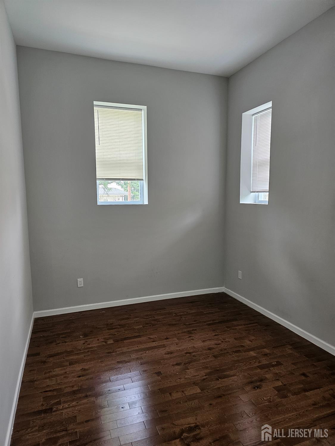33 2nd Street Raritan, NJ 08869 - Photo 5 of 10