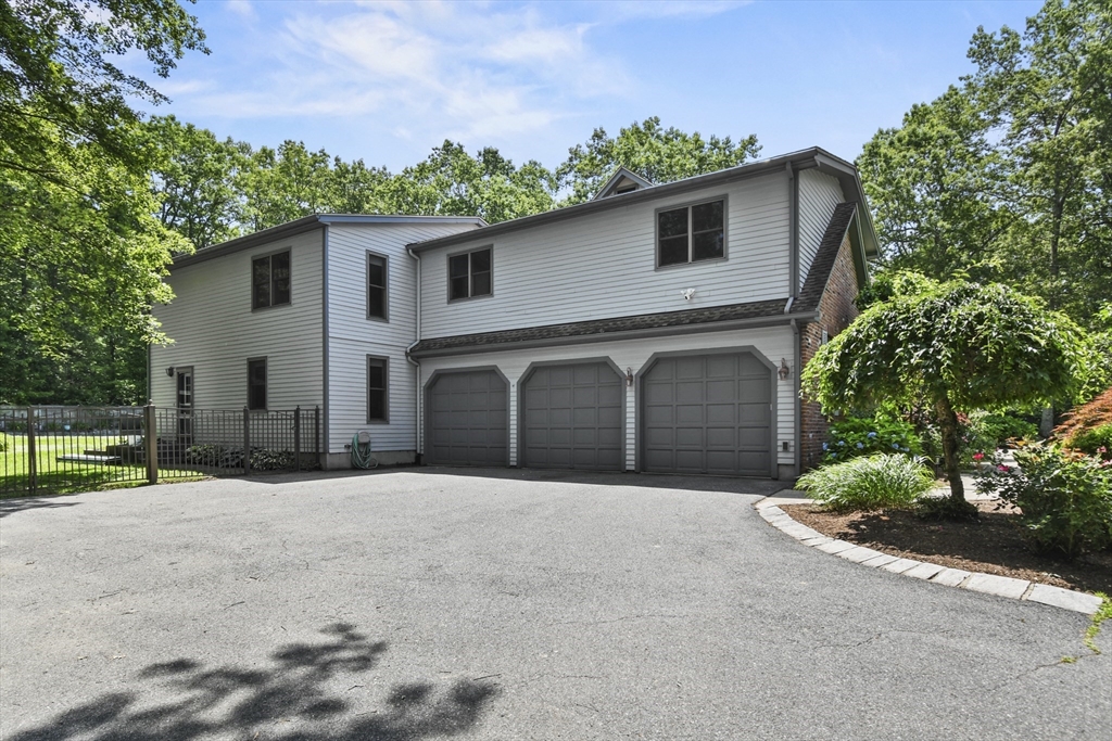 145 Stonehill Road East Longmeadow, MA 01028 - Photo 30 of 42