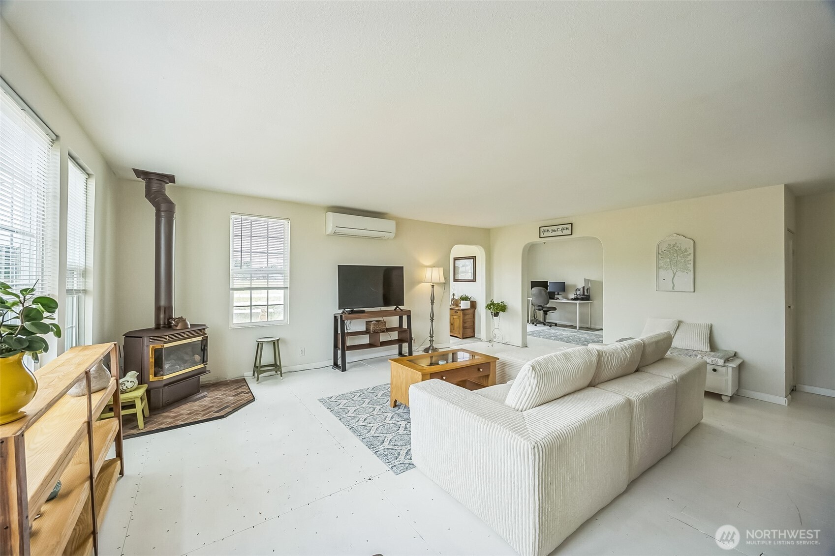 143 Mauerman Road Chehalis, WA 98532 - Photo 13 of 31 a living room with furniture and a flat screen tv