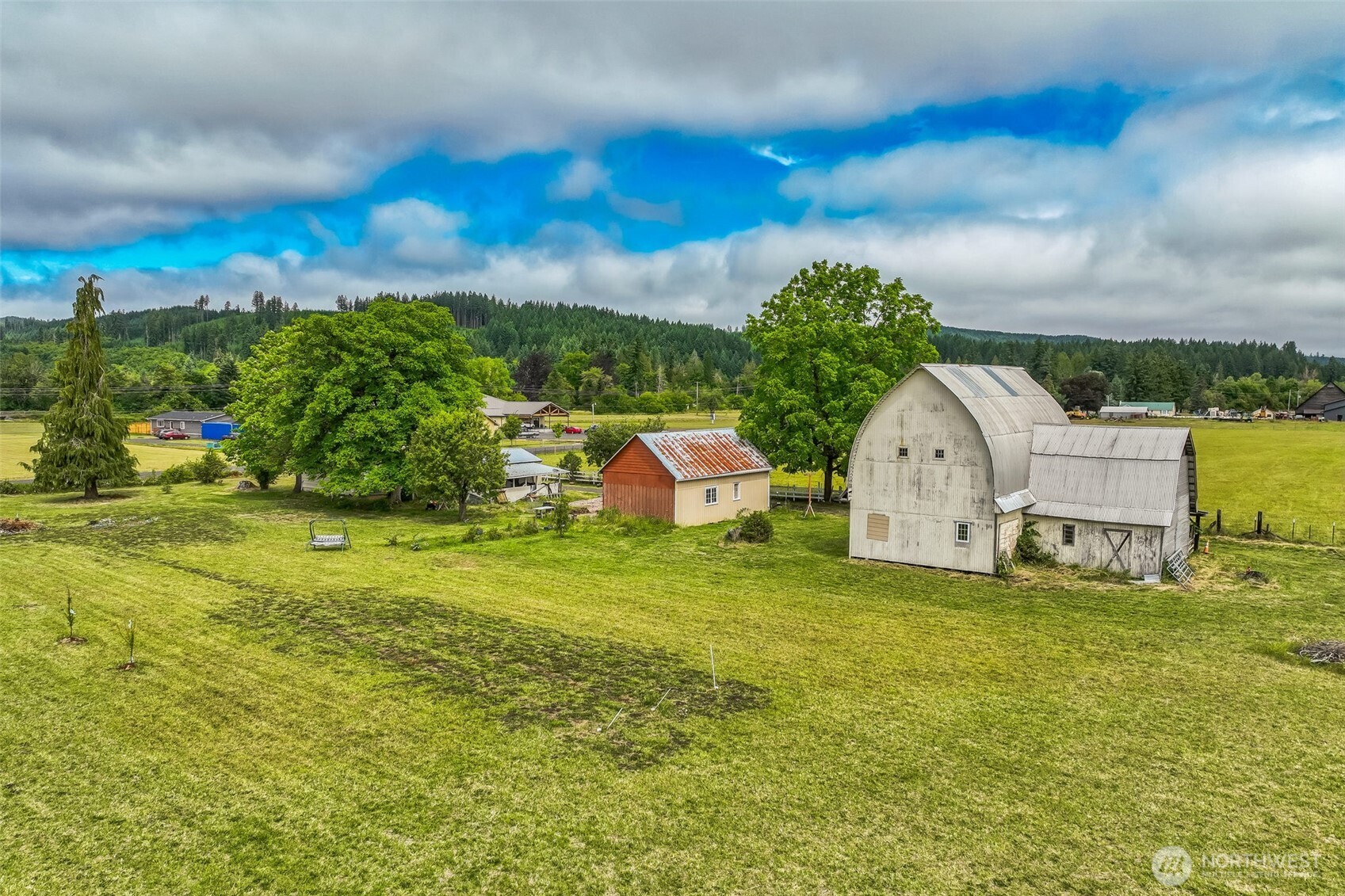143 Mauerman Road Chehalis, WA 98532 - Photo 4 of 31 a view of a garden with houses