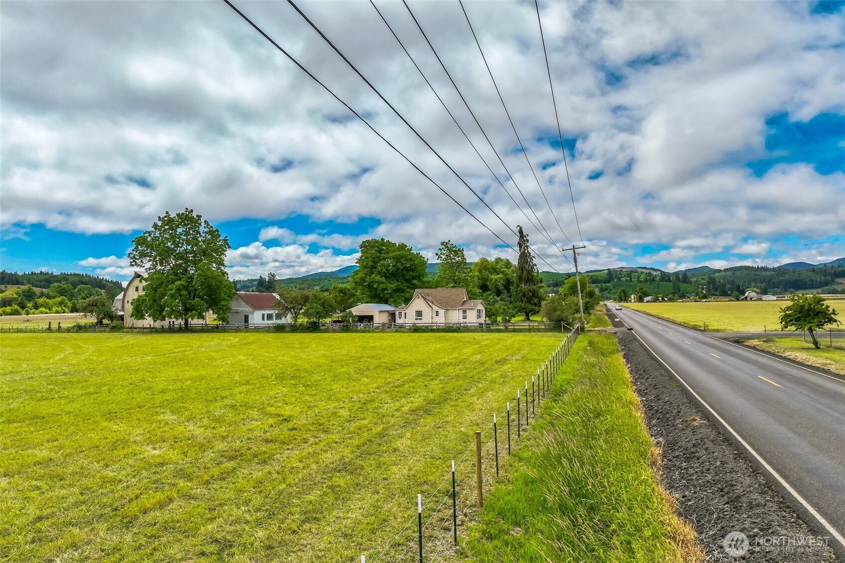 143 Mauerman Road Chehalis, WA 98532 - Photo 9 of 31 a view of a swimming pool and a yard