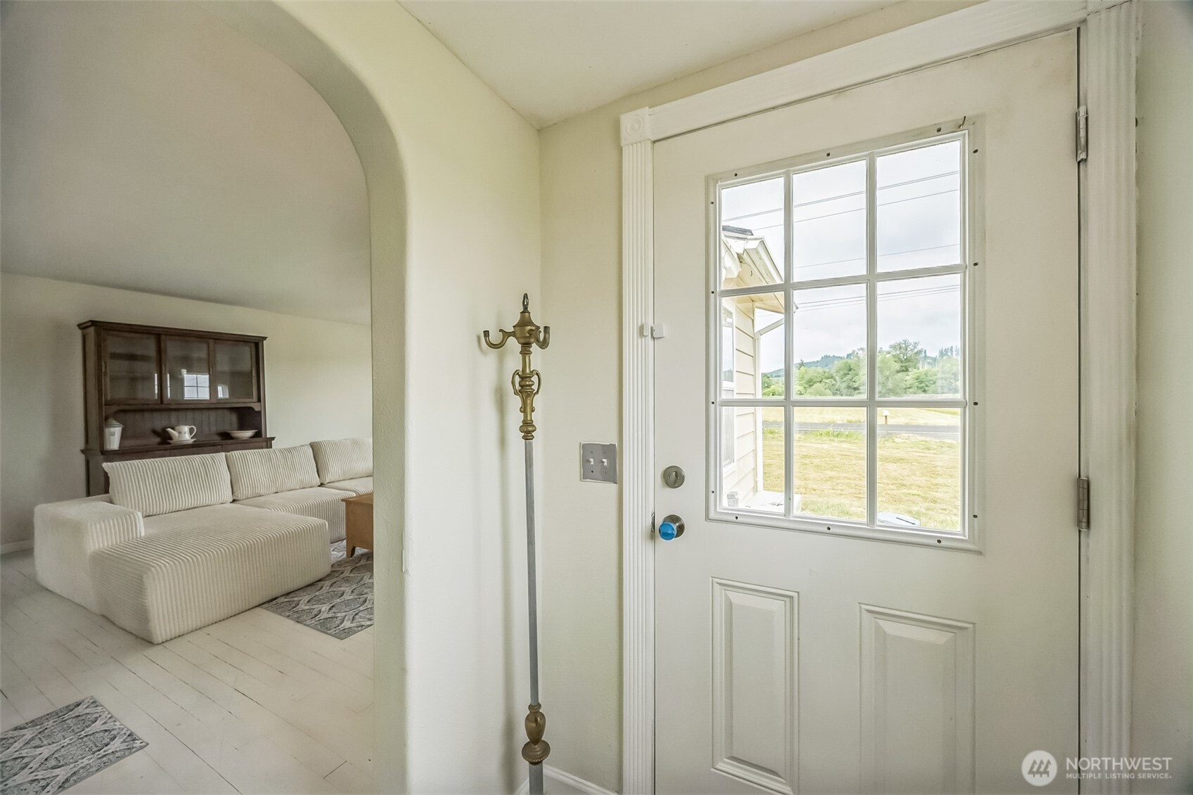 143 Mauerman Road Chehalis, WA 98532 - Photo 10 of 31 a living room with furniture and a window
