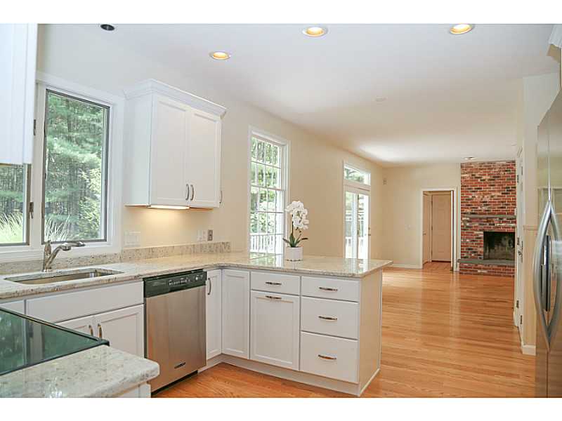 960 High Hawk Road East Greenwich, RI 02818 - Photo 11 of 25 Kitchen.