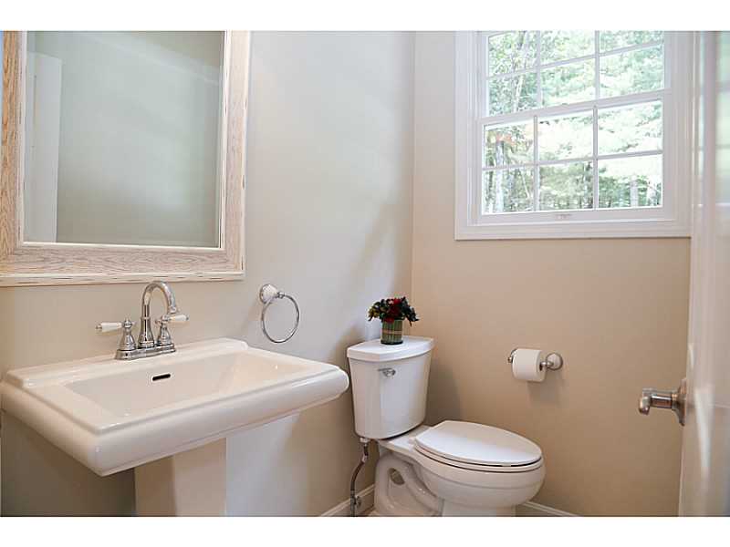 960 High Hawk Road East Greenwich, RI 02818 - Photo 22 of 25 Bathroom.