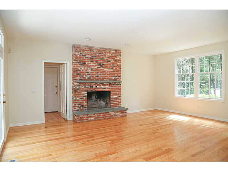 960 High Hawk Road East Greenwich, RI 02818 - Photo 5 of 25 Den/Family/Great Room.