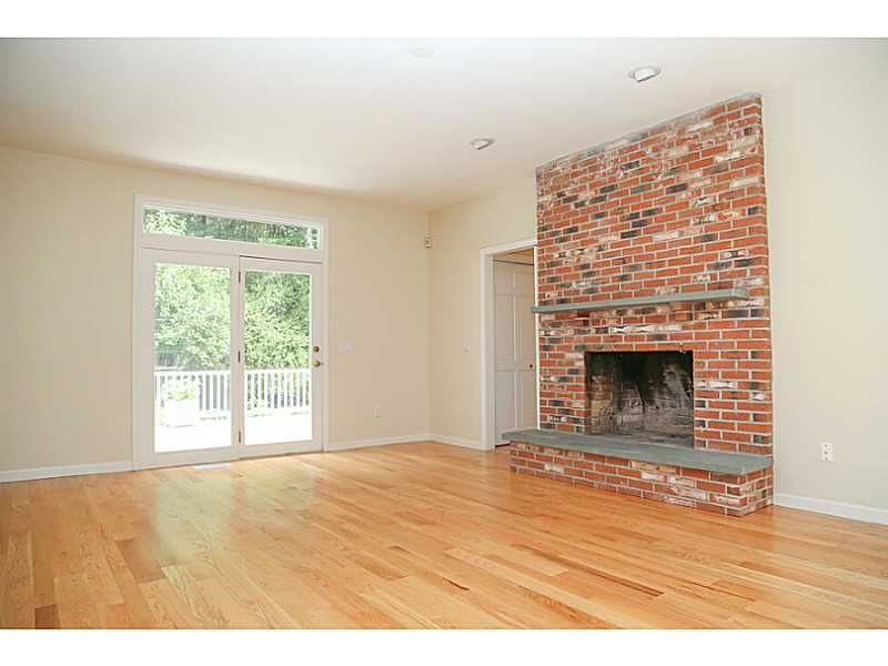 960 High Hawk Road East Greenwich, RI 02818 - Photo 6 of 25 Den/Family/Great Room.