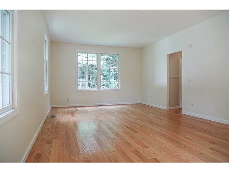 960 High Hawk Road East Greenwich, RI 02818 - Photo 8 of 25 Living Room.