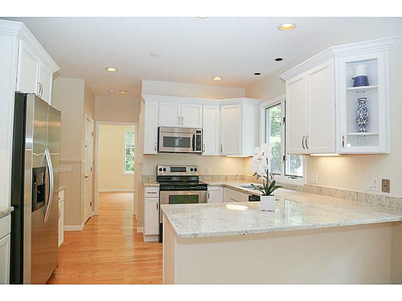 960 High Hawk Road East Greenwich, RI 02818 - Photo 10 of 25 Kitchen.